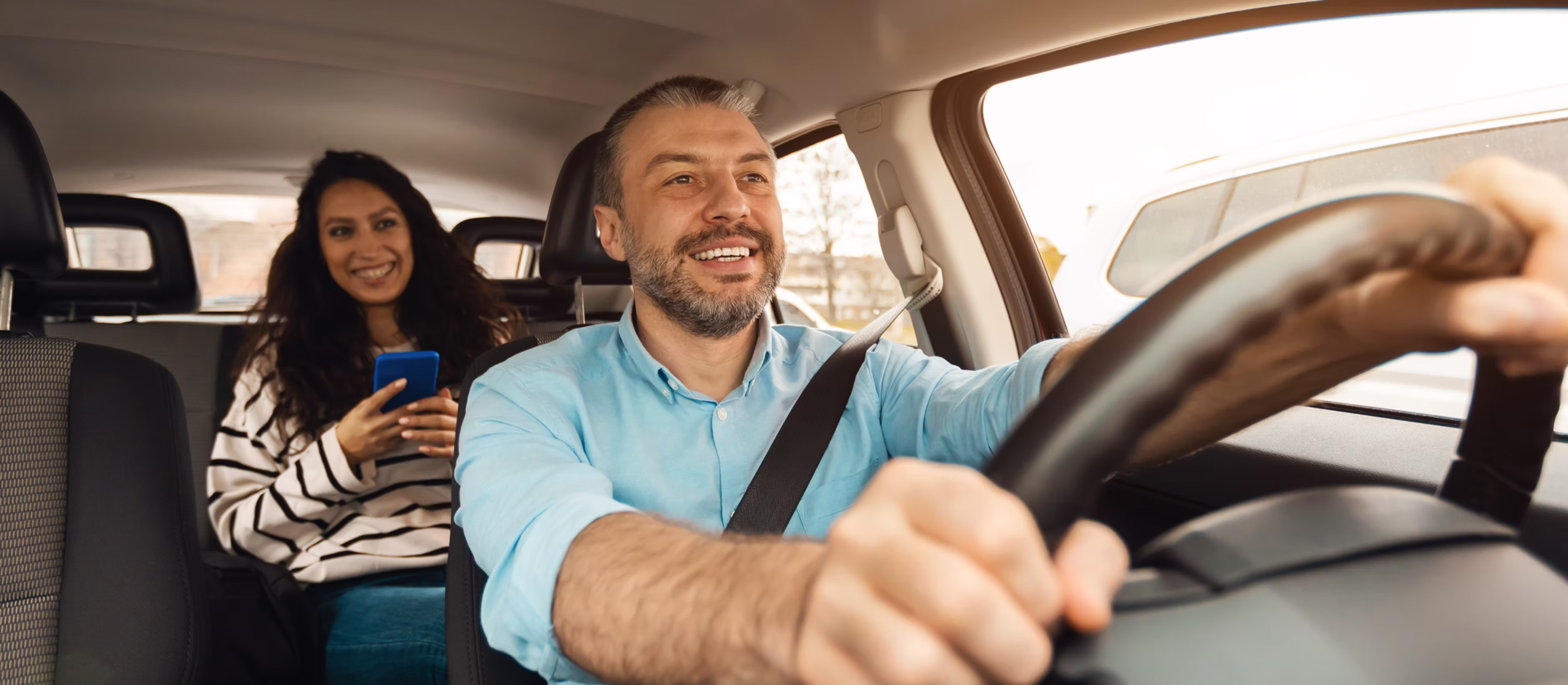 Carro próprio ou carro elétrico alugado: o que compensa mais para trabalhar?