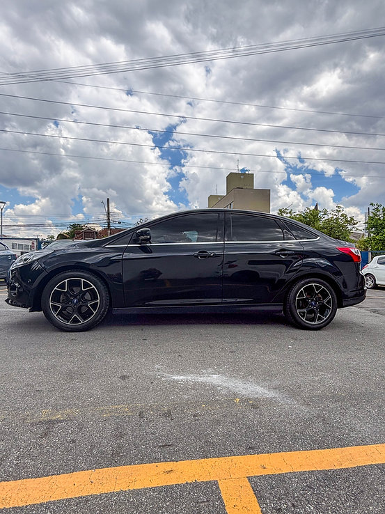 Ford Focus Sedan — foto 3 de 8